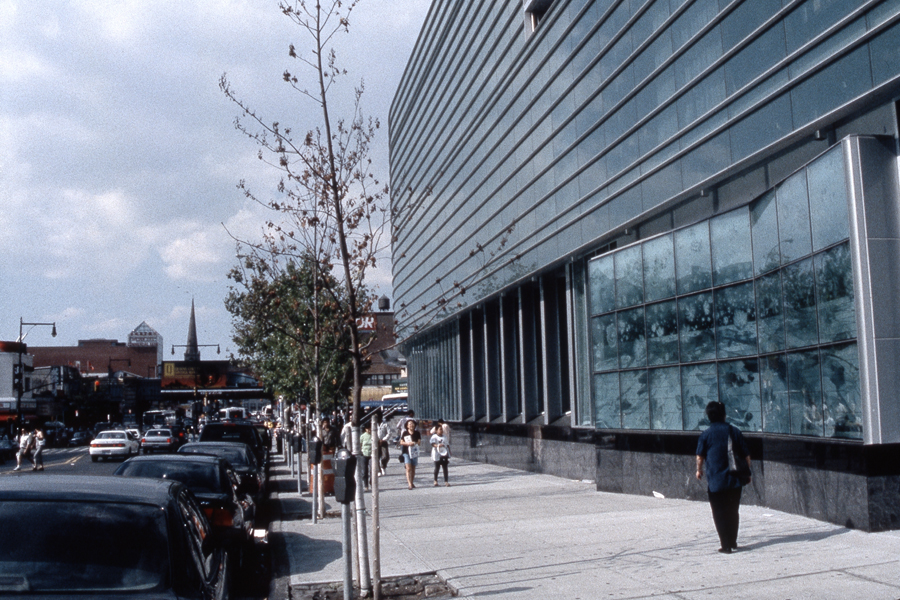 Flushing Library, Global Garden